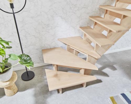 Holztreppe Intercon Nizza | gewendelter Verlauf | ohne Geländer