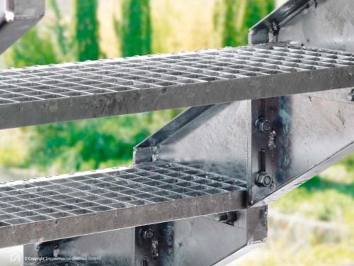 Außentreppe Innotec mit Streckgitterstufen