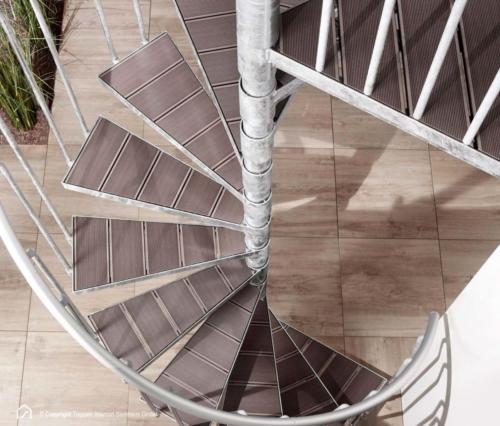 Außentreppe Intercon K2 mit WPC-Stufen von oben