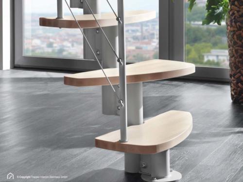 Raumspartreppe Euro Step | Metallfarbe Italo-Silber | Stufendesign Buche natur