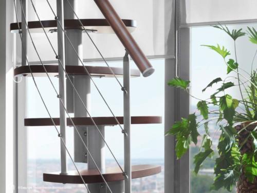 Raumspartreppe Euro Step | Metallfarbe Italo-Silber | Stufendesign Buche dunkel