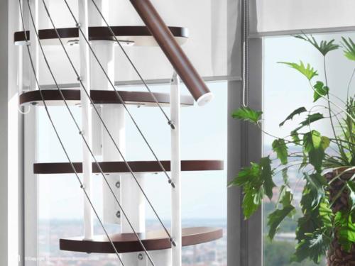 Raumspartreppe Euro Step | Metallfarbe Polar-Weiß | Stufendesign Buche dunkel